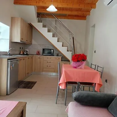 Sunnyside Apartment *